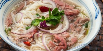 麥寮越南料理：清爽系河粉、炸春捲成日常外食新選擇
