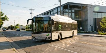 Solaris 電動巴士搶攻美國市場 在地生產迎戰「購買美國貨」
