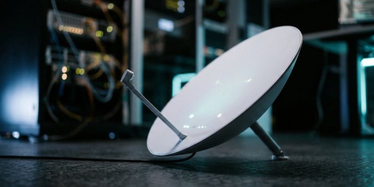 SpaceX股價盤前挫逾兩成 馬斯克澄清Starlink服務爭議