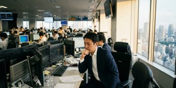 日本金融相赴倫敦招商 強調經濟進入新成長階段