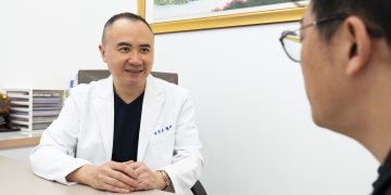 靜脈曲張不只是外觀問題 醫師提醒：應評估血流逆流情形，依個別狀況選擇治療